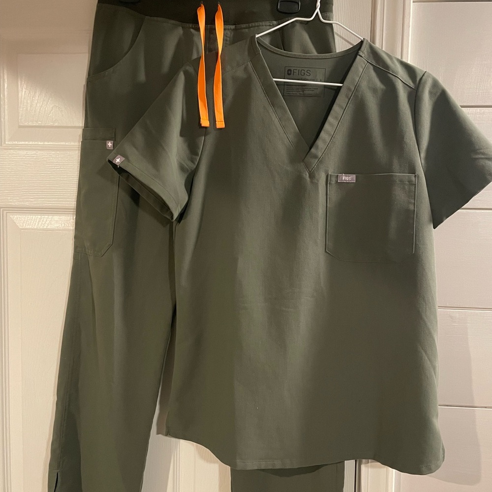 Figs Olive Green Scrub Set